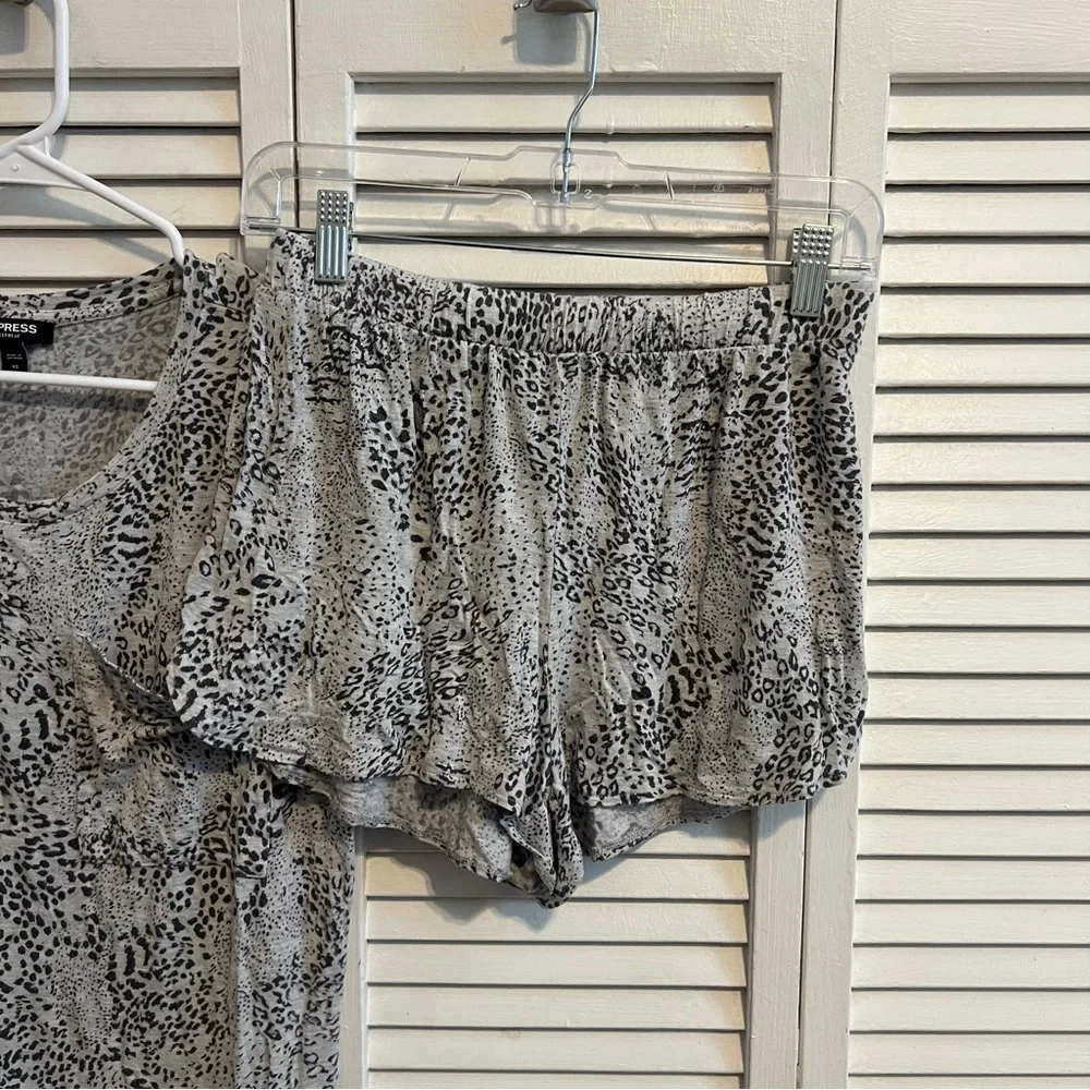 Express Pajama Set - Picture 4 of 6